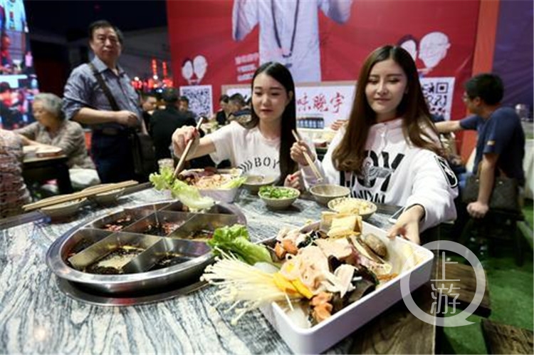 重庆夏日万人火锅狂欢,千人火锅重庆