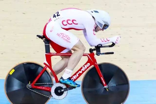 香港场地世界杯拾遗DIAO炸天连体骑行服巡礼