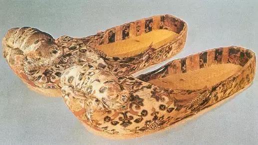 具有历史意义的鞋,中国古老的传统鞋