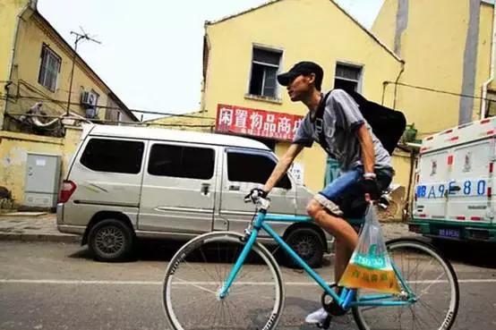 我就买包大白兔,你凭啥说我崇洋媚外!