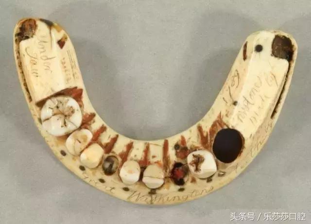 装一口假牙是怎样的一种体验？