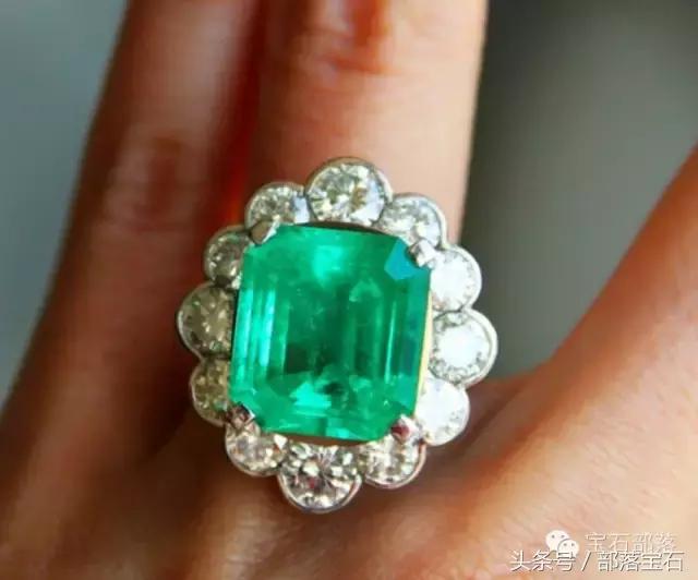 破损锆石怎么利用,戒指宝石破损怎么磨平