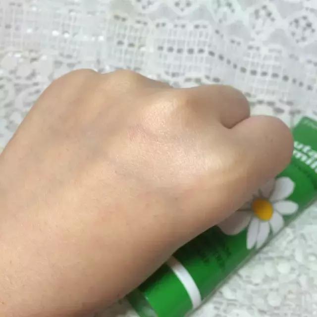 秋冬手部干燥粗糙肿么办?用对产品让你摆脱大妈手!