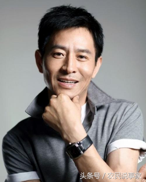 哥弟俩出身农村,现在都成了一线明星