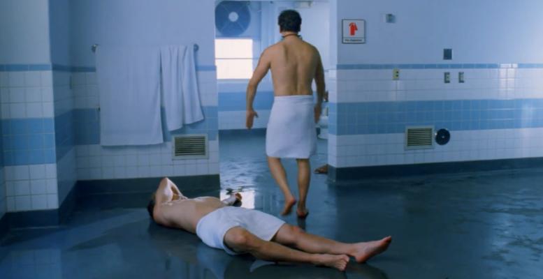 黑人想“捡肥皂”却被男主暴揍！这部美国监狱喜剧，搞笑100分！