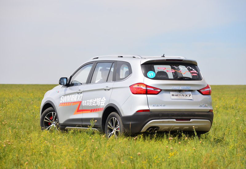 12.9寸大屏还带车载WIFI，这车4米7全系七座顶配才十万