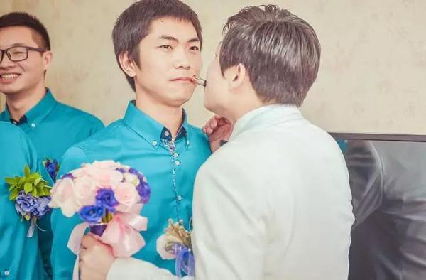 伴娘整蛊新郎的招数,婚礼小游戏整蛊新郎新婚夜