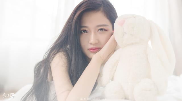 小说：小伙被劝上班，月薪三四千？美女笑了：他一天就赚4600