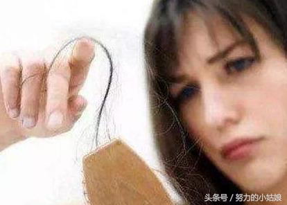 头上为什么会有螨虫?阿婆用一勺盐祛螨,千万螨虫落荒而逃