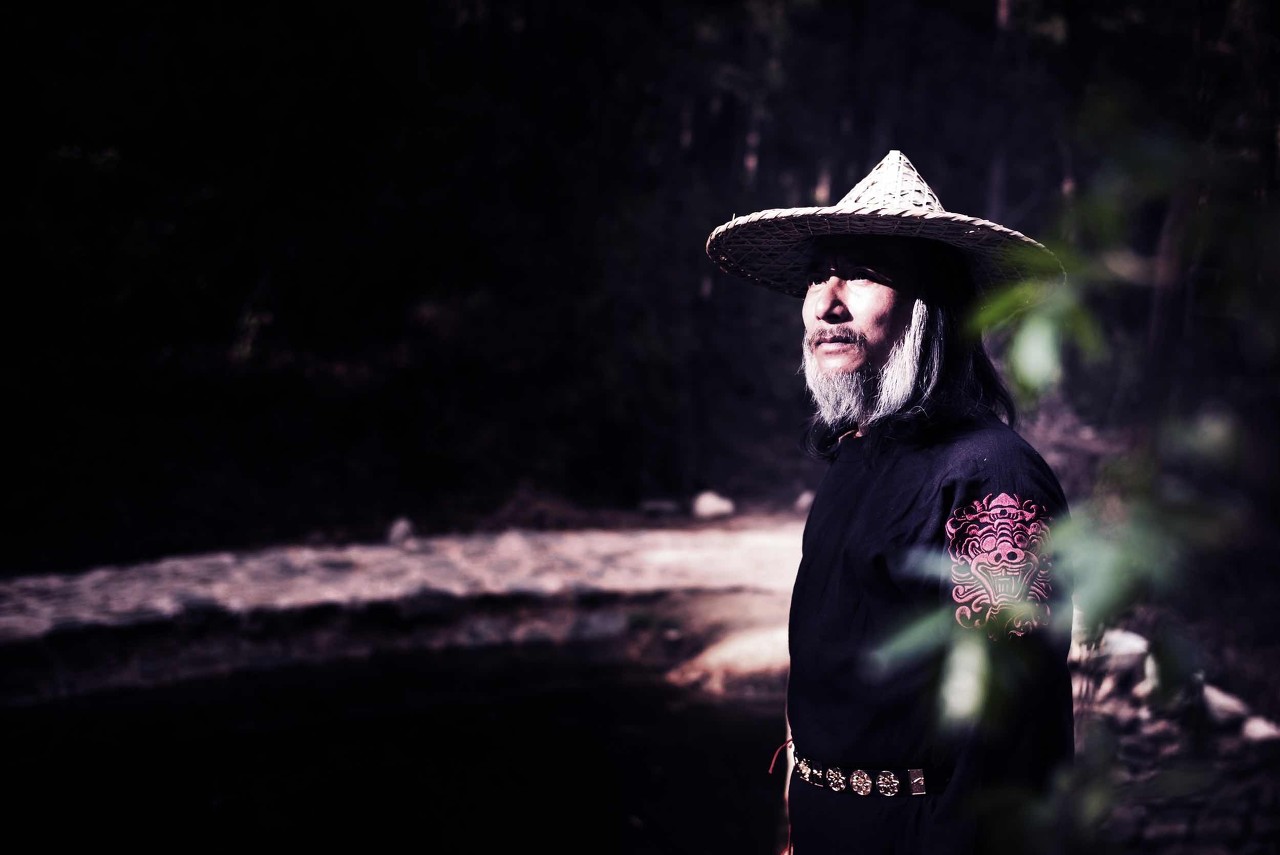 小说：少年参加拍卖会，拿出一样东西，人鱼公主看完当场向他下跪