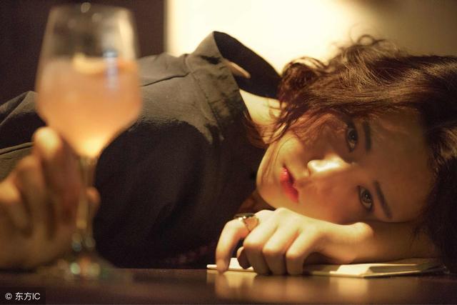 小说：她生气，这倒霉孩子竟还尿床，必须掏出手机，记录一下