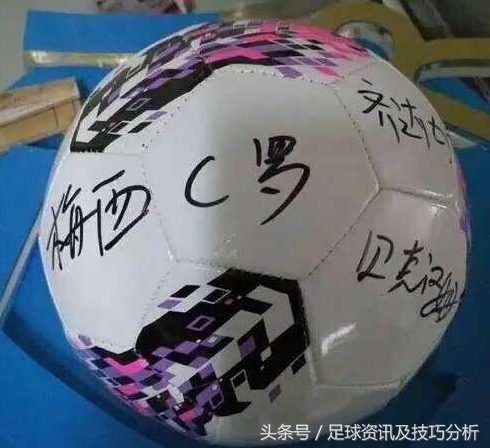 用湖人球衣要埃尔克森的签名?国内球迷文化堪忧!