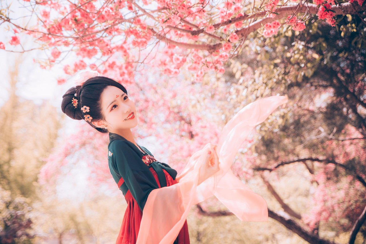 女主会算命预言的小说,女主玄学算卦小说