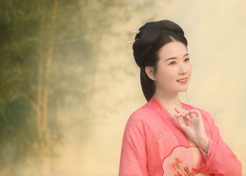 小说：她嫁进来夫君病情明显好转，三婶夸她是福星，二婶不乐意了