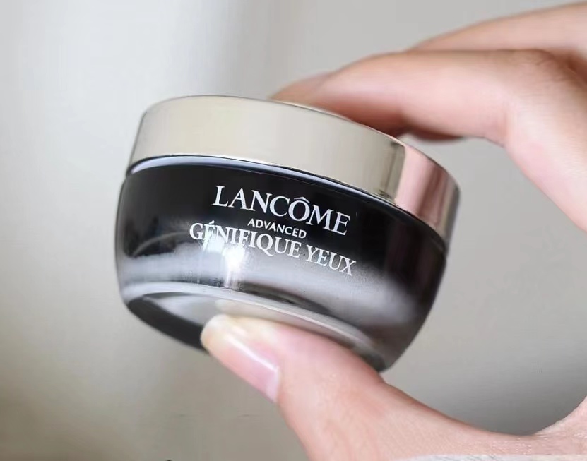 眼霜搓泥好还是不搓泥好,眼霜涂脸还是硅霜涂脸好