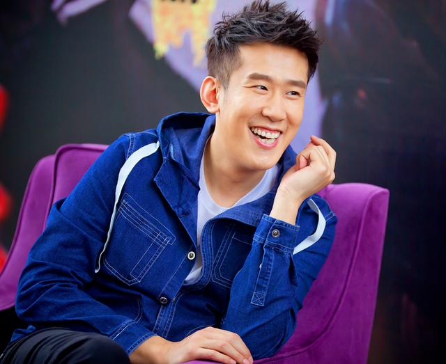 论“大长脸”男星只服这8位，各有特色，有人被调侃像“鞋拔子”