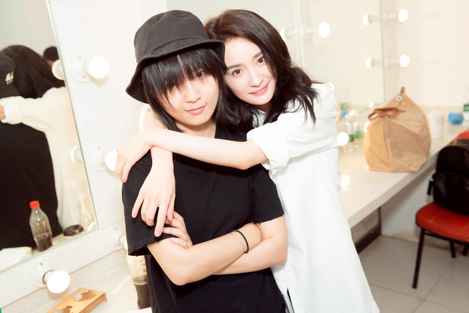 别再削骨追求“瓜子脸”了,6位方脸女星告诉你,国字脸才真扛老