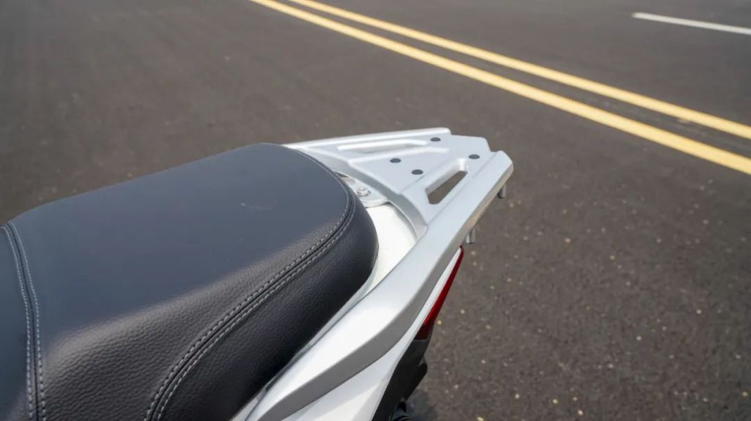 性价比很高的125风冷通勤踏板，9999元VPS125详细测评