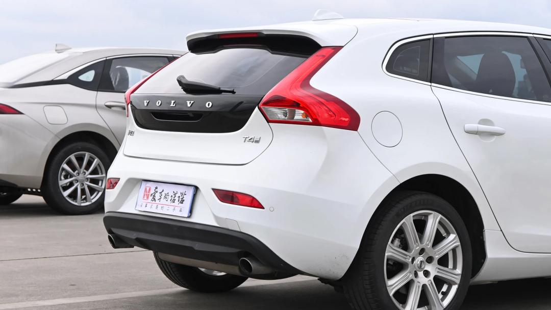 10万左右二手代步车买什么车好,10万左右的车沃尔沃