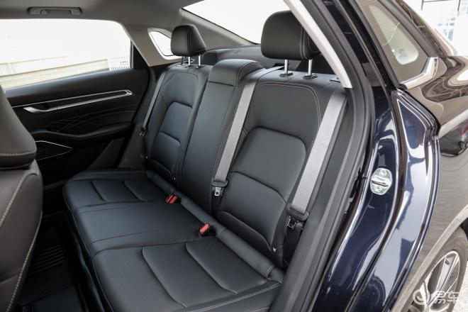 家用轿车买什么车最经济最实惠,推荐一款经济实用型的家用轿车