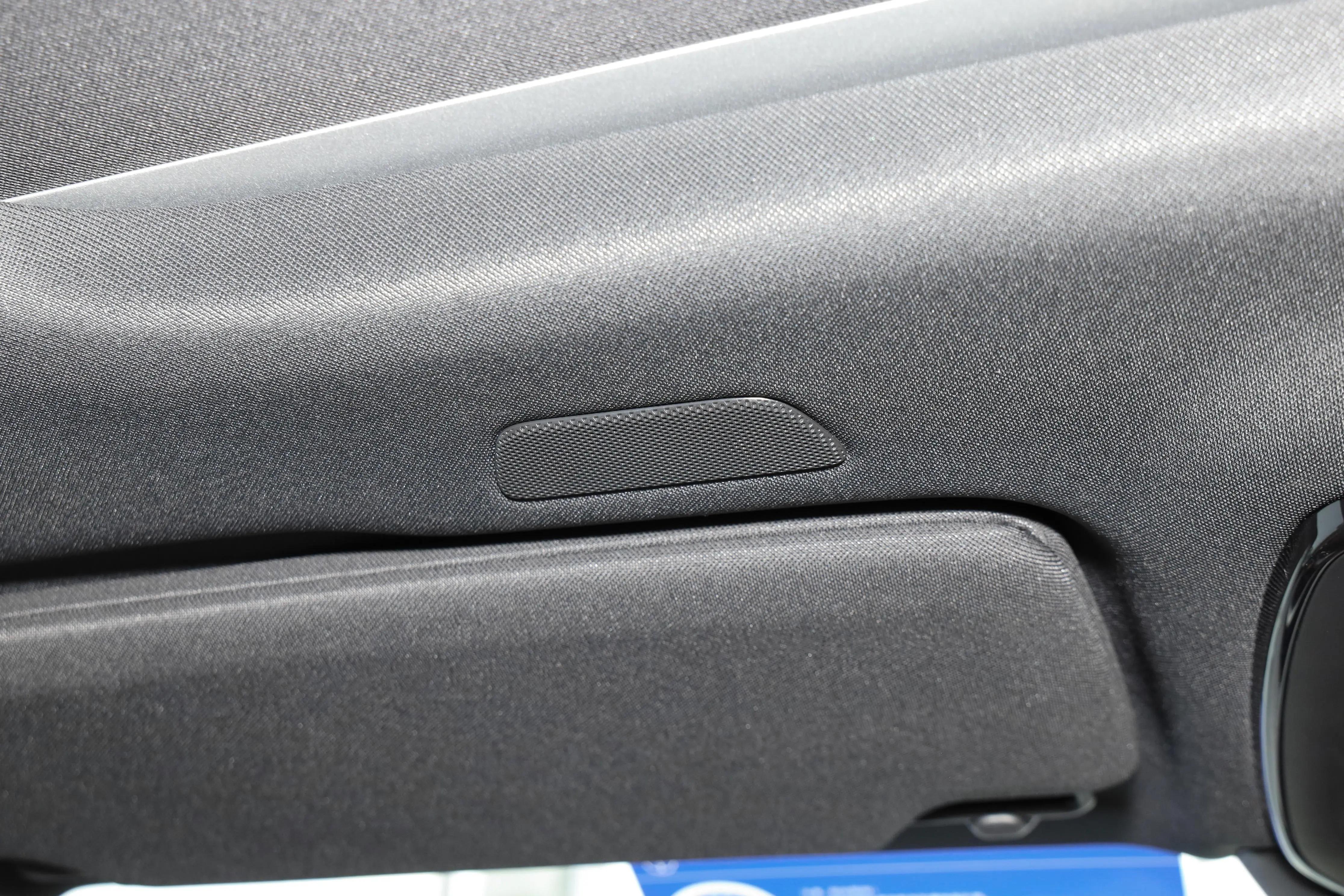 最新款沃尔沃s90哪个颜色显档次,全方位实拍2024款沃尔沃s90