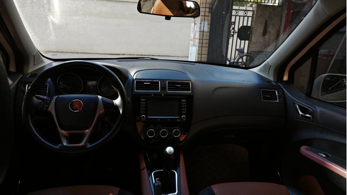 13年的老车和3年的国产车怎么选,国产十年以上的车有哪些还在开