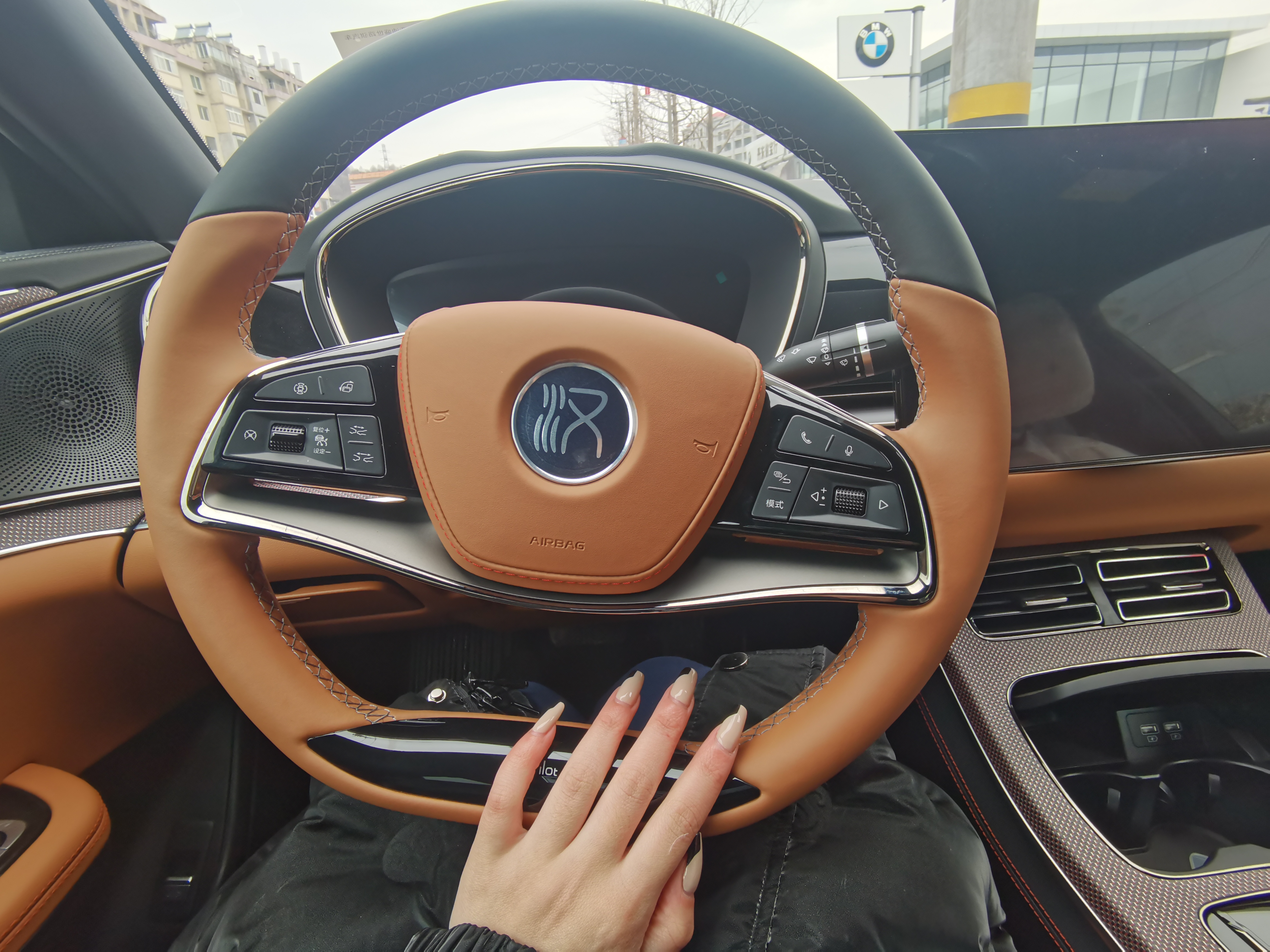 路虎极光回头率,红旗h5极光蓝上路回头率