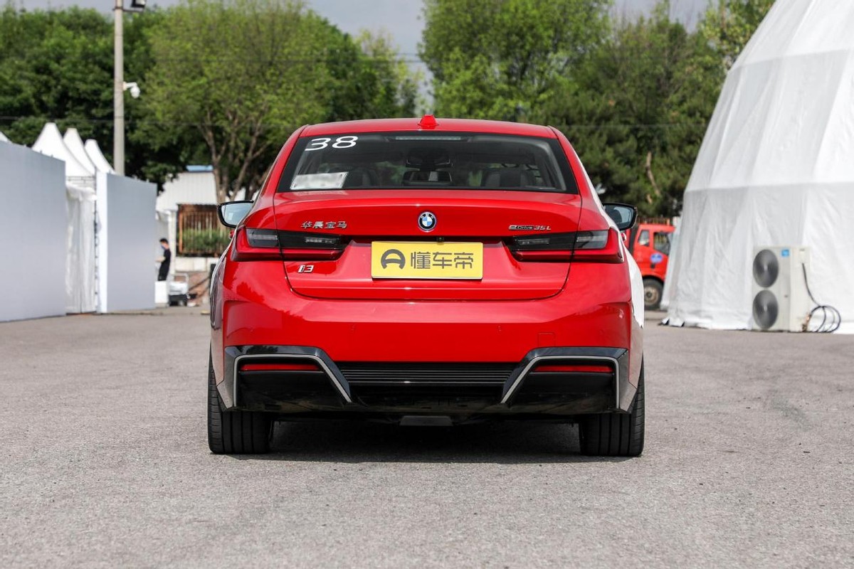 model3新款和宝马i3怎么选,现在特斯拉model3和宝马i3怎么选择