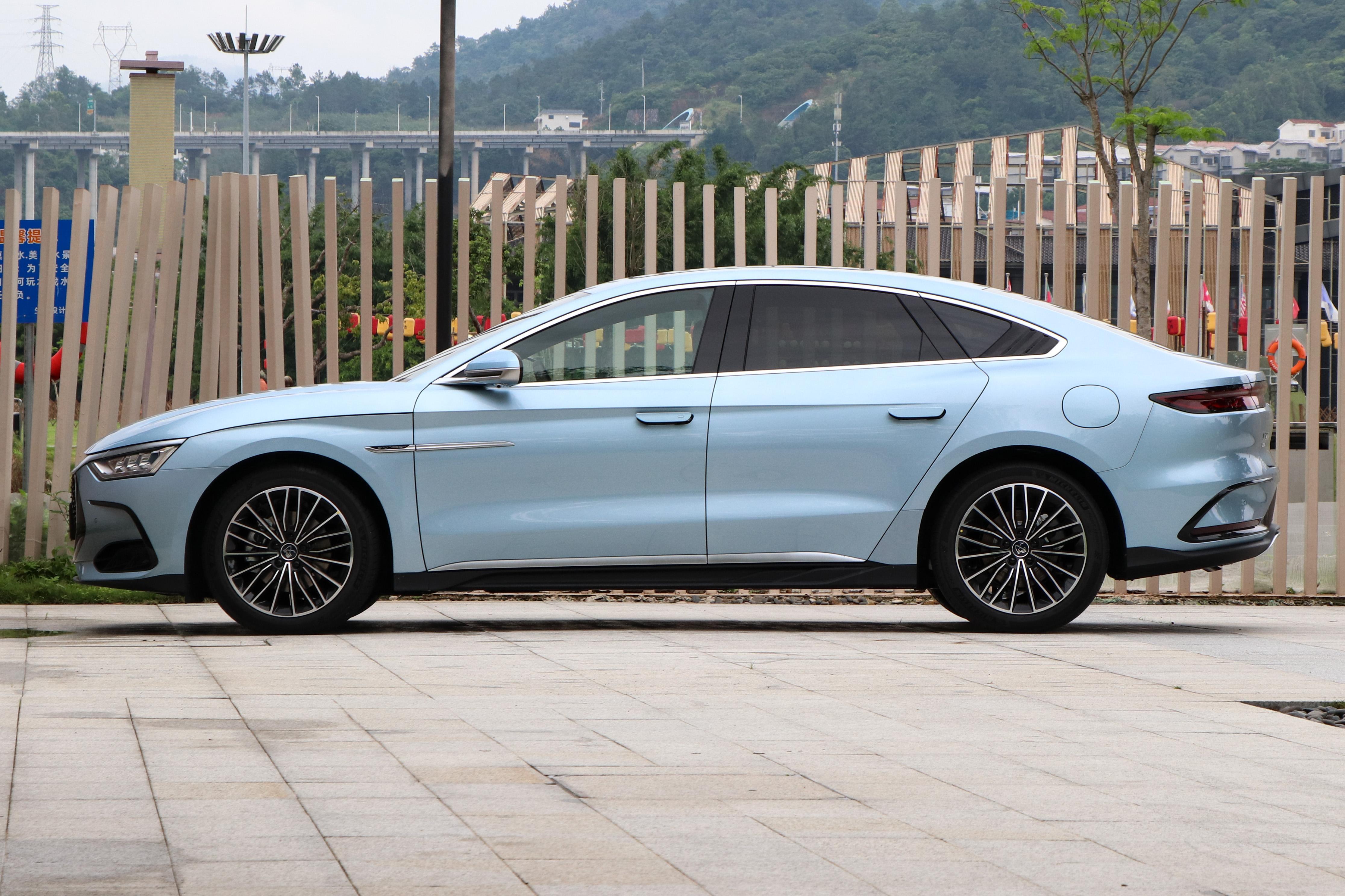 汉dm2022款混动四驱高性能版,汉dm四驱性能版豪华型值得入手吗