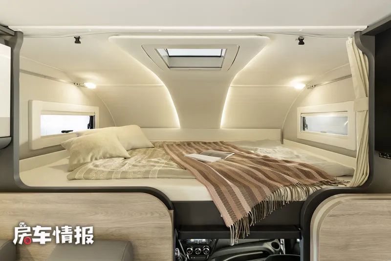 2021款依维柯进口newdailyb型房车,依维柯房车五床六座