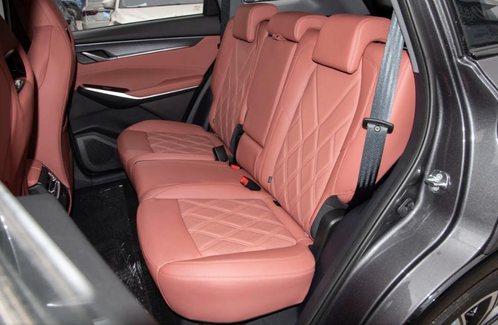 2022款长安cs75plus2.0t领航版,长安cs75plus1.5和2.0买哪个好