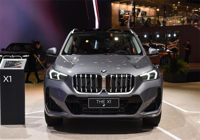 宝马x1降价8万值得购买吗,宝马x1三缸发动机真实评价