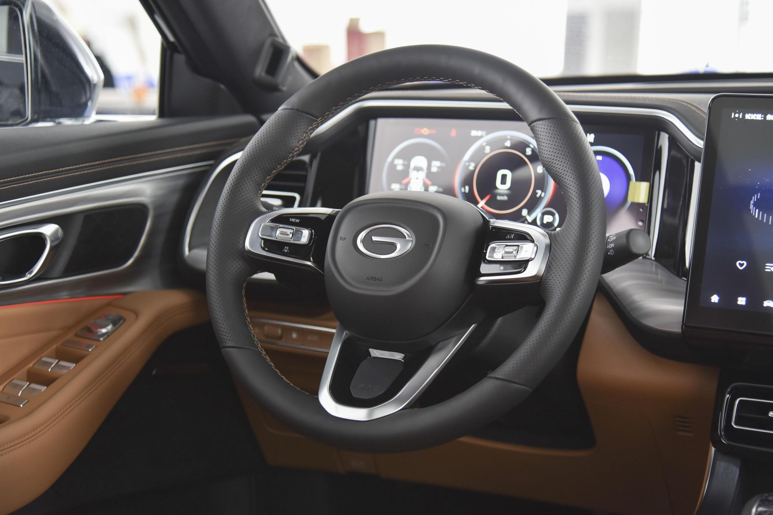 车长超5米高2米的七座suv,5米2大型七座suv广汽传祺