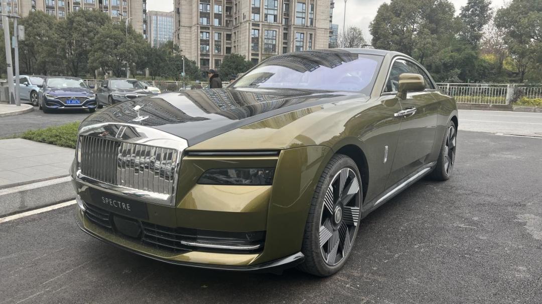 闪灵试乘试驾体验：劳斯莱斯又一件纯电动“收藏品”而已！