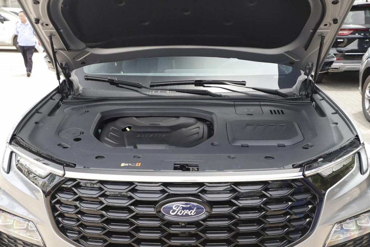 福特领裕七座尊领型外观讲解,20万以内的suv推荐江铃福特领睿