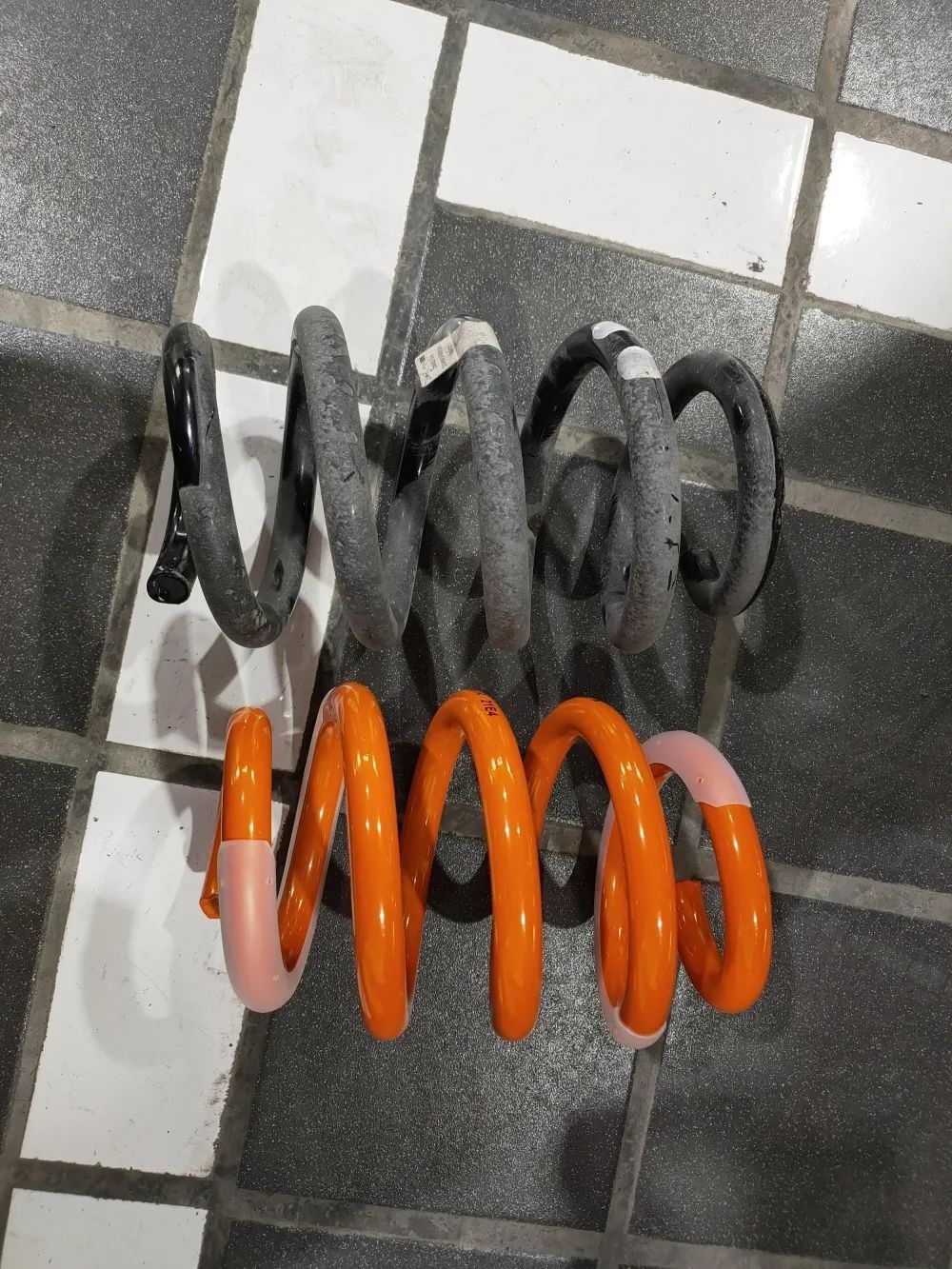 小鹏p7升级原装鹏翼门,小鹏p7改短弹簧