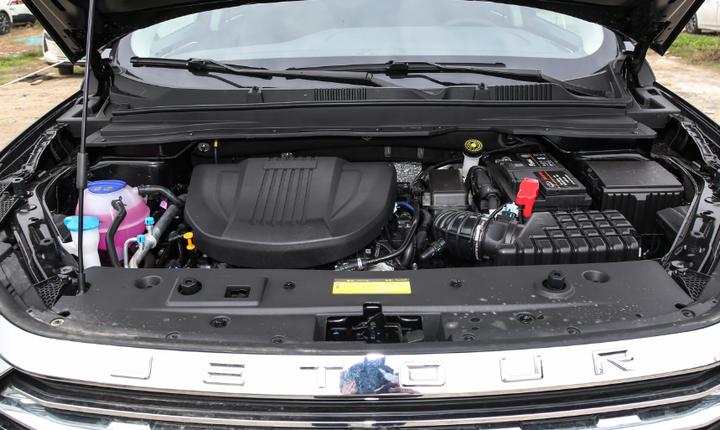 捷途x90plus2023款价格图片七座,捷途x90plus2023款五座爬坡动力