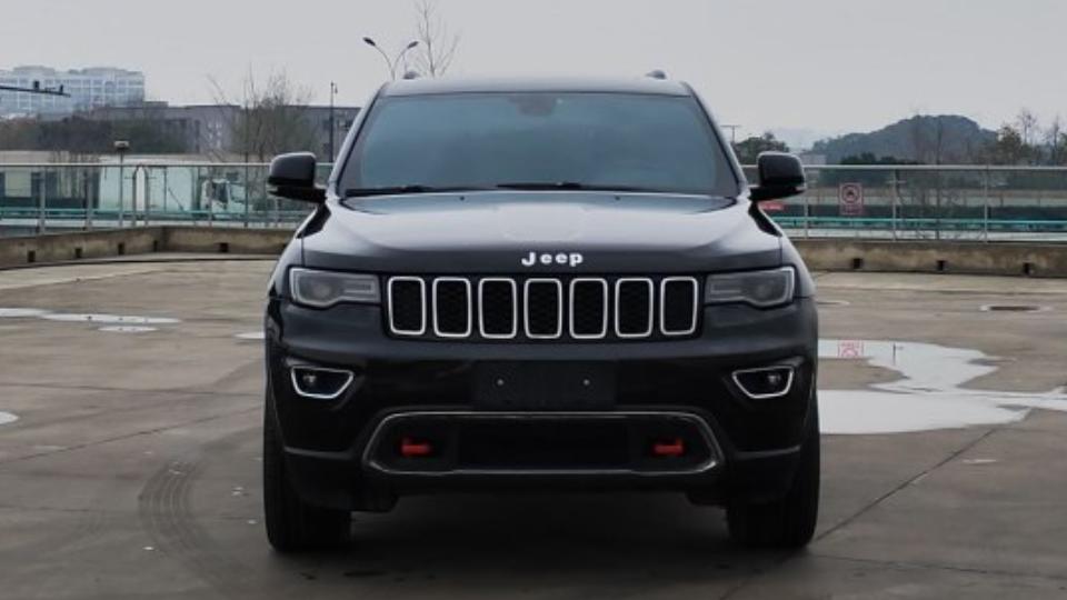 大切诺基5.7值不值得入手,大切诺基5年内二手车价格