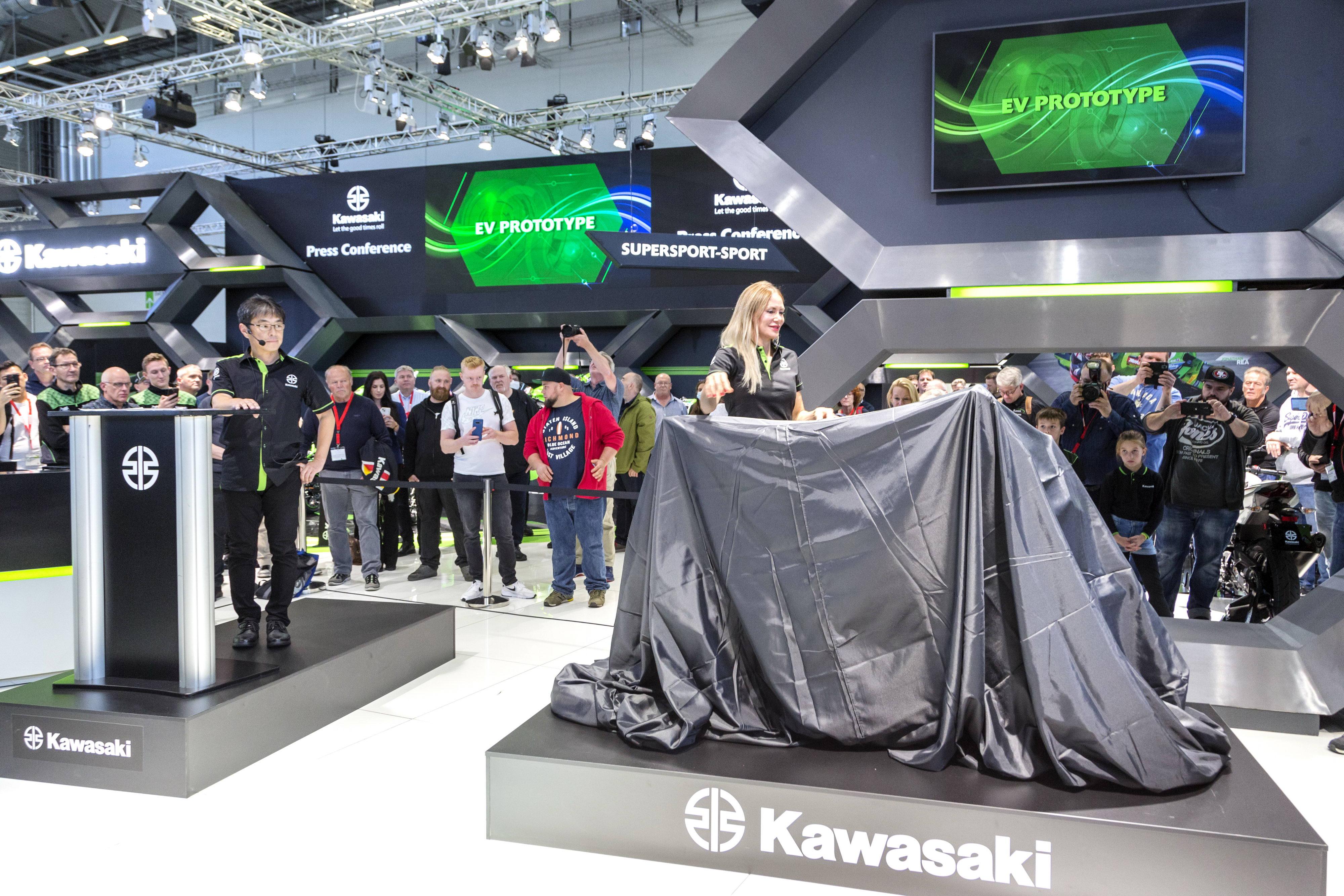 近距离感受KawasakiEV原型车，电动Z400既视感！