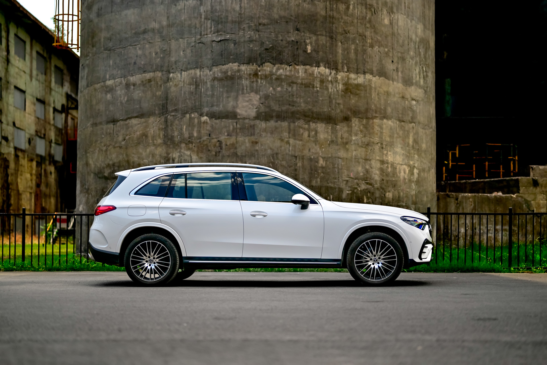 奔驰glc300整体介绍,梅赛德斯奔驰glc300什么级别