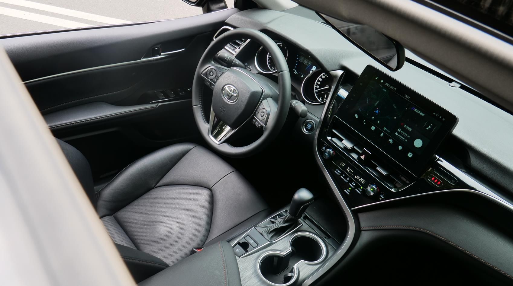 ​多元选择、旗舰如一，体验凯美瑞40年品质传承