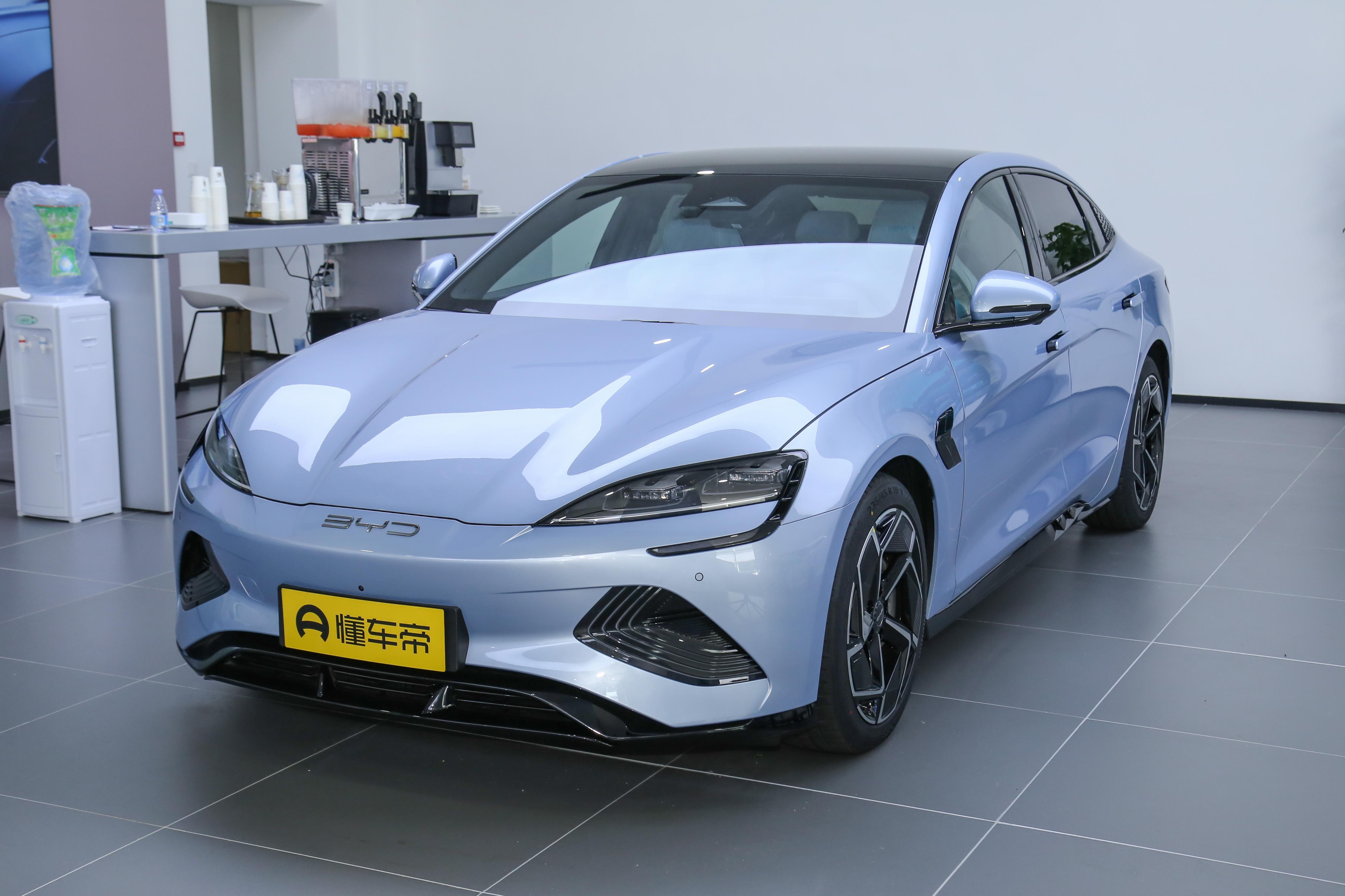 小鹏p7特斯拉model3哪个适合家用,特斯拉modely和小鹏p7