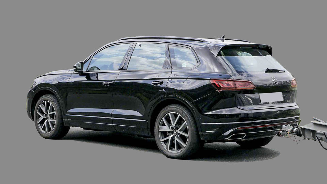 加版保时捷卡宴和中规卡宴怎么选,保时捷卡宴怎么换车标