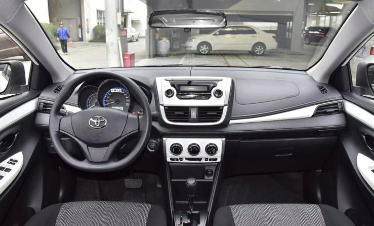 学生党开的车哪个最省油,学生开什么车有逼格