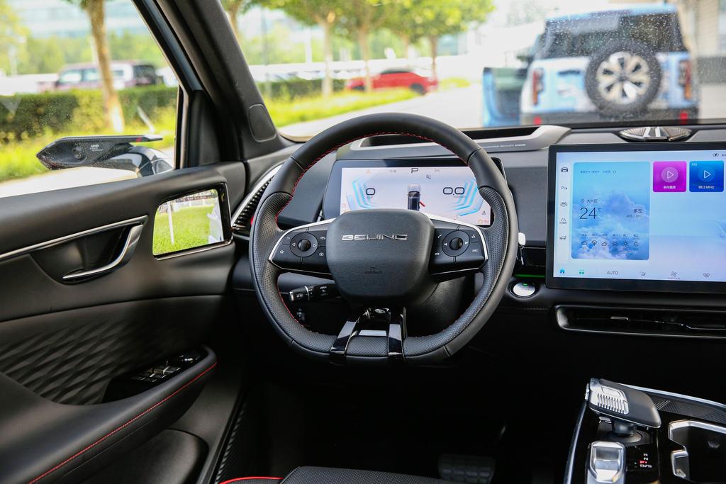 新魔方后视镜,电子后视镜体验