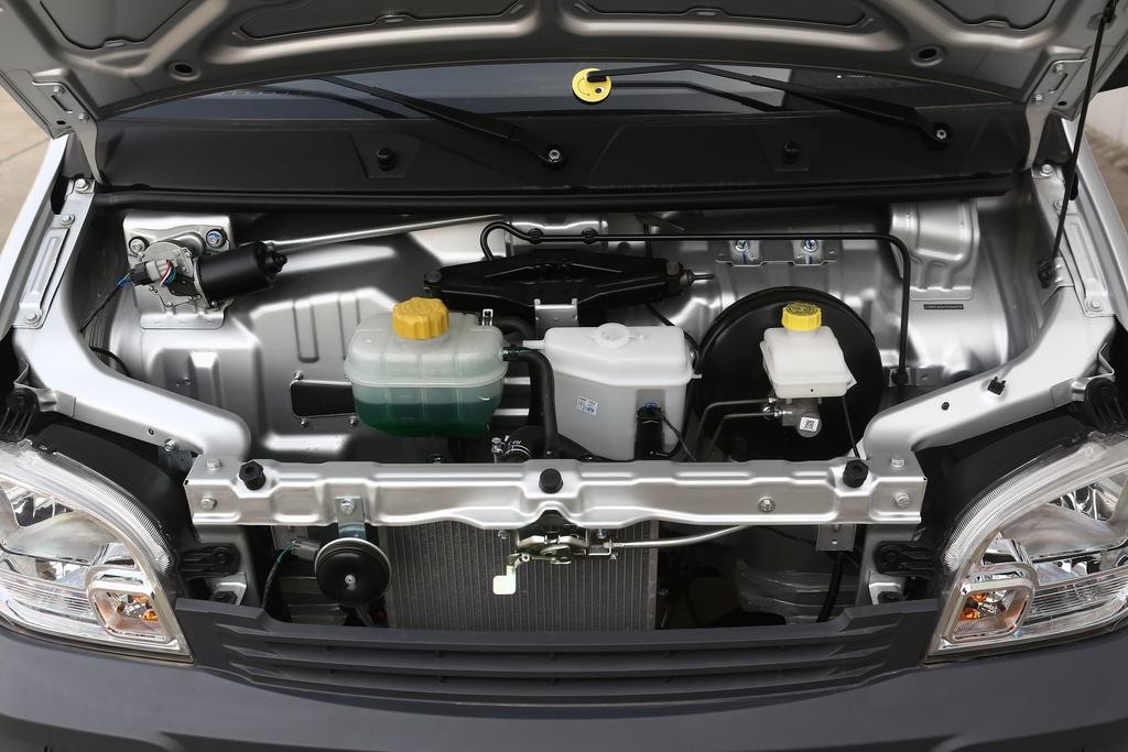 五菱之光2座封闭式2019款,五菱之光2020用车体验