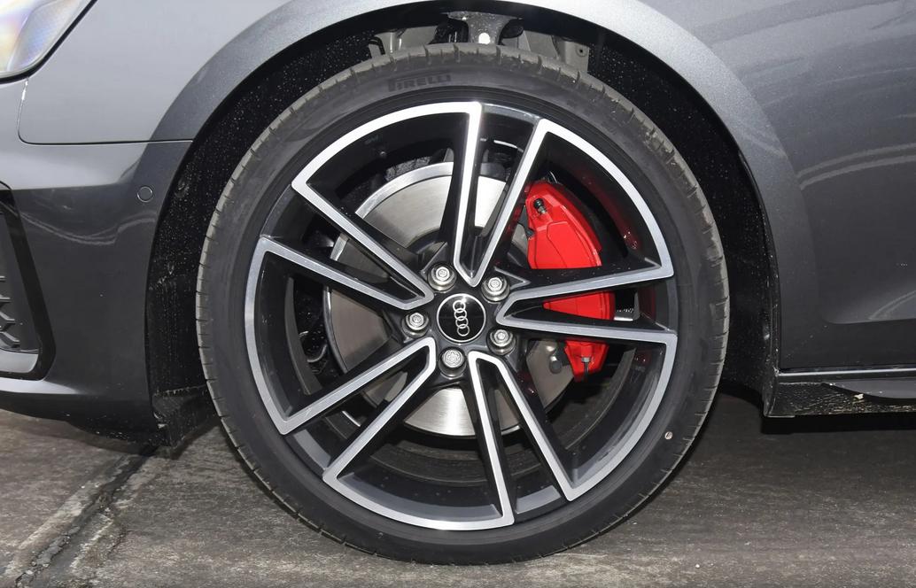 奥迪a4l现在什么价不吃亏,奥迪a4l怎么样性价比