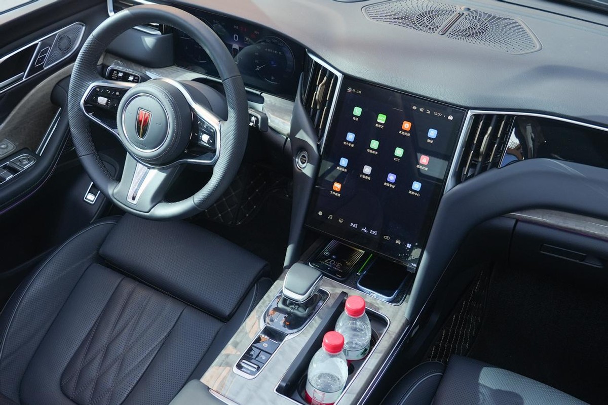 试驾红旗hs7大改款2022款,尺寸4米8以上的20万大型豪华suv