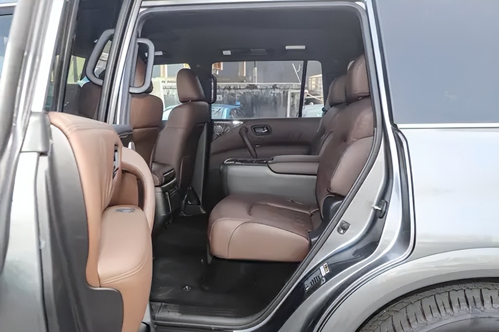 全新途乐实车曝光,2020款途乐5.6五座最顶配