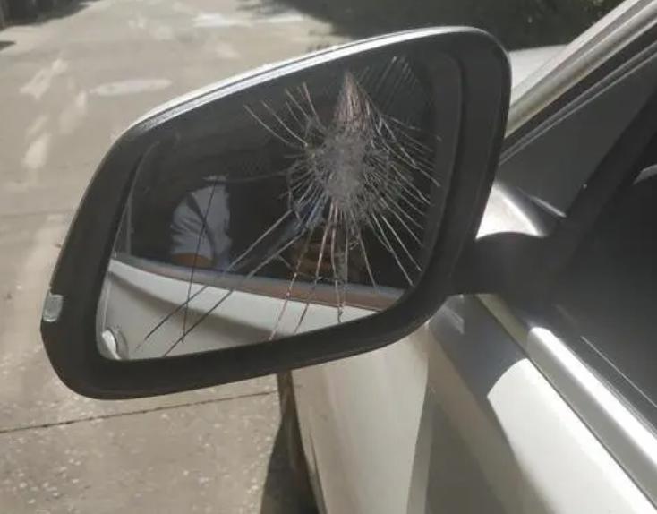 汽车后视镜坏了可以上路吗,后视镜坏了上路会被交警处理吗